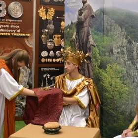 studentka-ot_280x280_crop_478b24840a