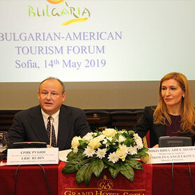 angelakova_280x280_crop_478b24840a