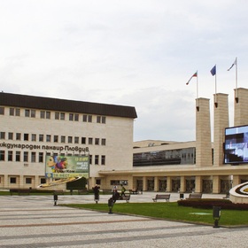 e7575d3bbf6f77e0f51b404d0b8ca56f_280x280_crop_478b24840a