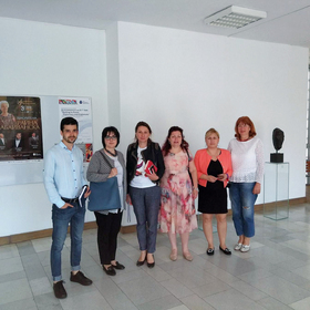 aiu02_280x280_crop_478b24840a