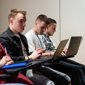 studenti_280x280_crop_478b24840a