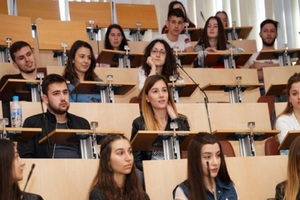 studenti-bnr_300x200_crop_478b24840a