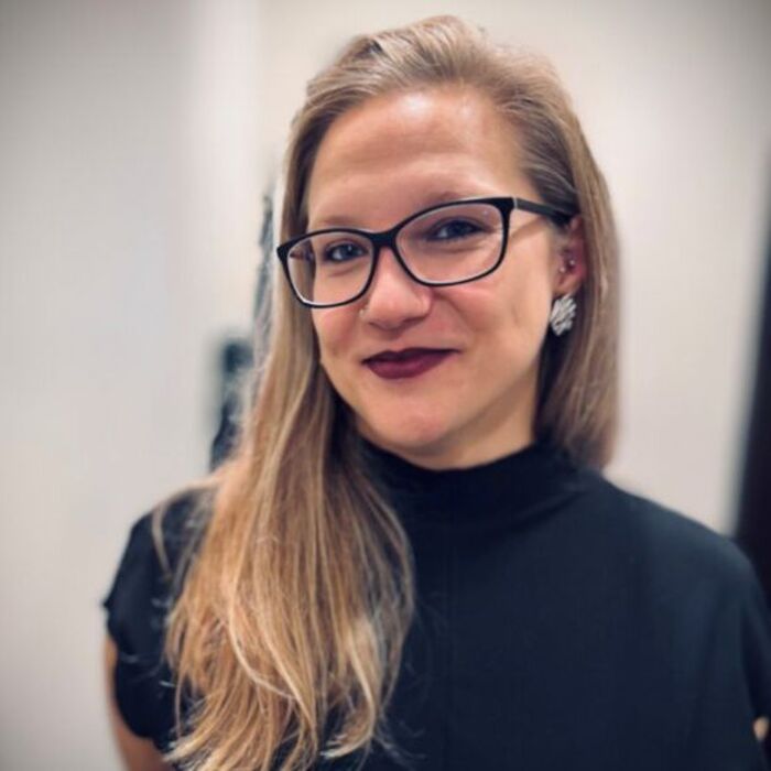 hristina-dobrinovich-jobs-bg_700x700_crop_478b24840a