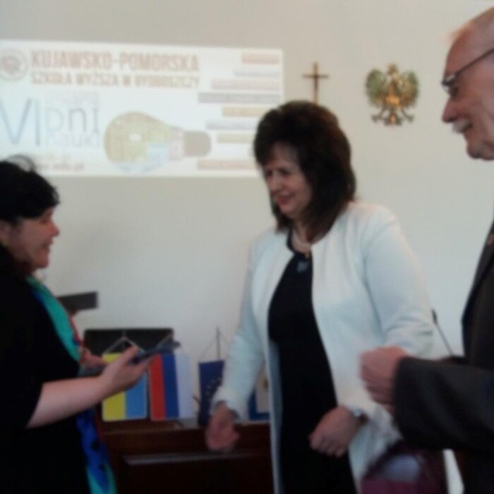 2_700x700_crop_478b24840a