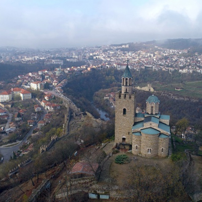 otlichiha_700x700_crop_478b24840a