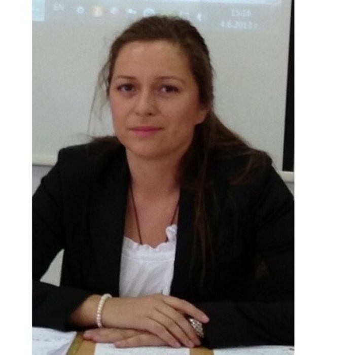 09_700x700_crop_478b24840a