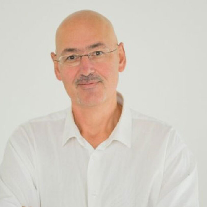 alexander-stanev-smartnews-bg_700x700_crop_478b24840a