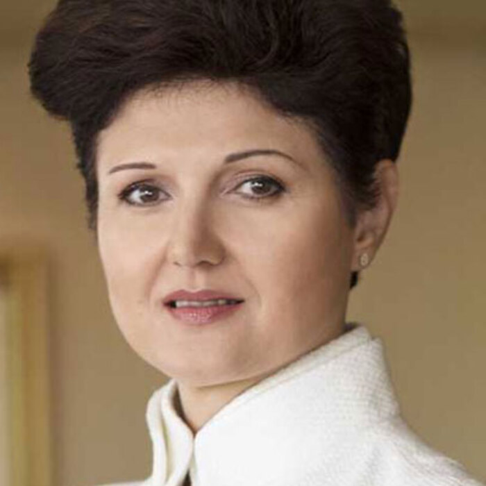 julieta-serafimova-manager_700x700_crop_478b24840a