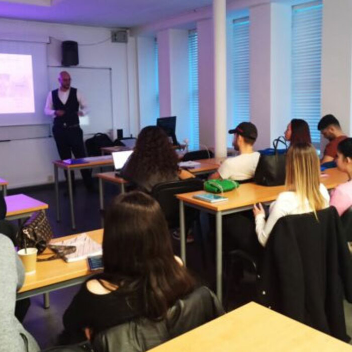 studenti-nbu-turizum_700x700_crop_478b24840a