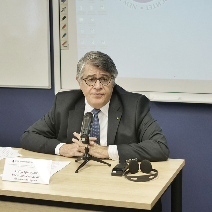 p1188748-copy_700x700_crop_478b24840a