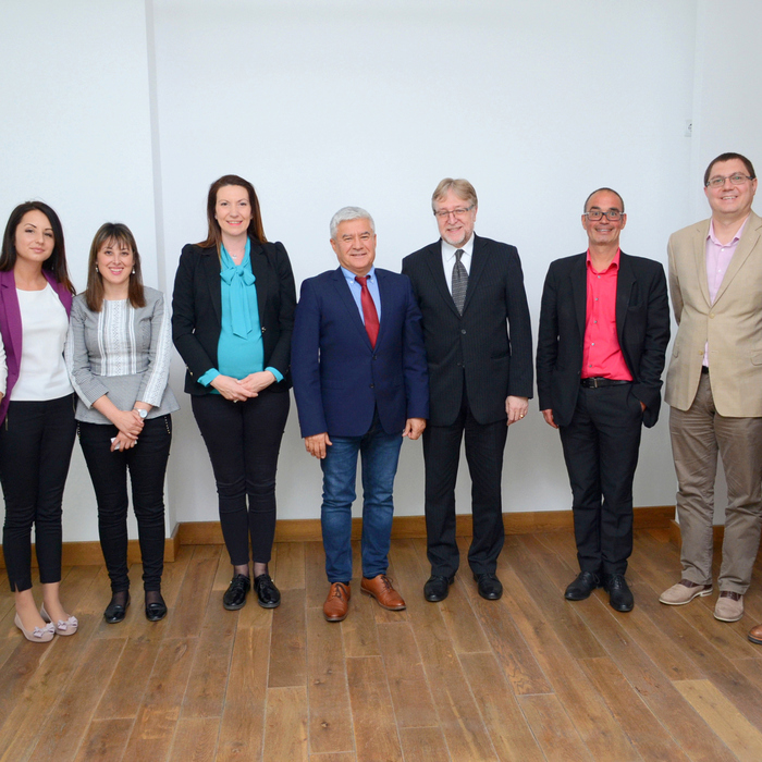 dsc-0108_700x700_crop_478b24840a