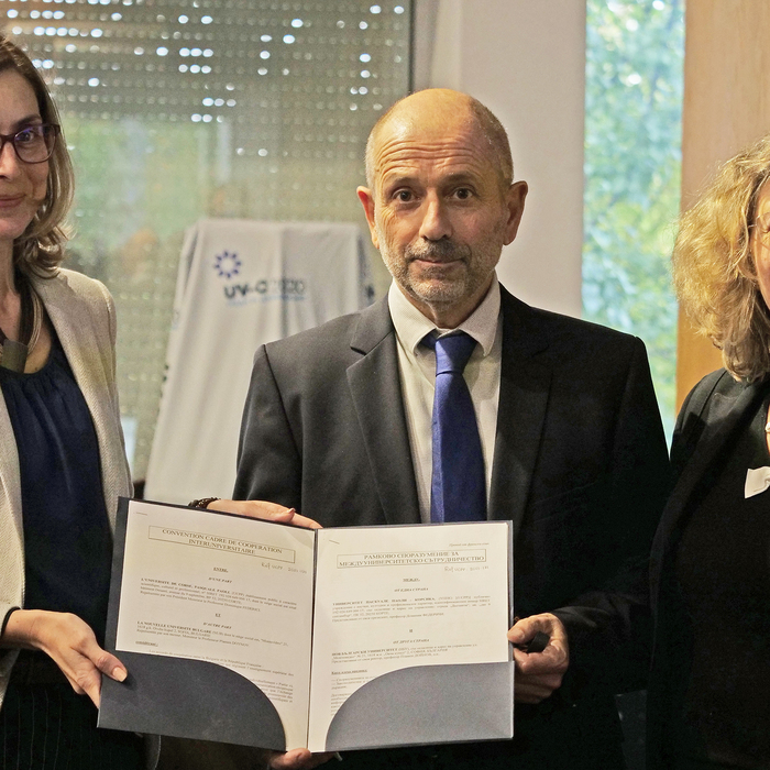 2411509-copy_700x700_crop_478b24840a