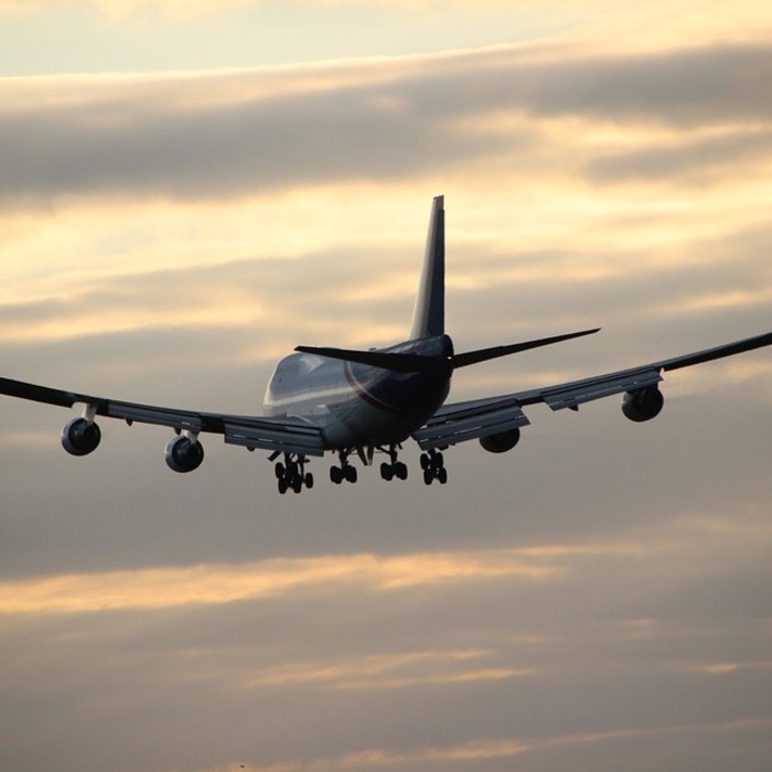 airplane-in-the-evening-sky-2909311-960-720_700x700_crop_478b24840a