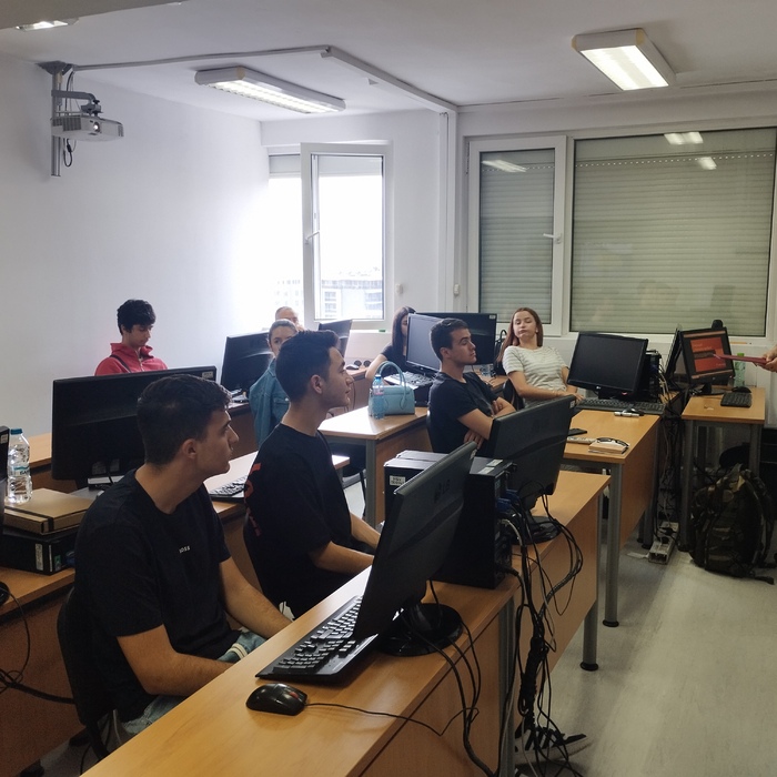 3_700x700_crop_478b24840a