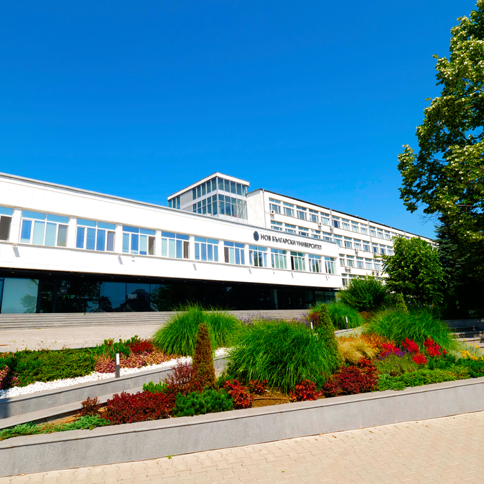 1844346-copy_700x700_crop_478b24840a