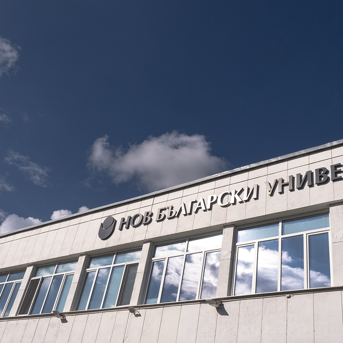 2633002-copy_700x700_crop_478b24840a