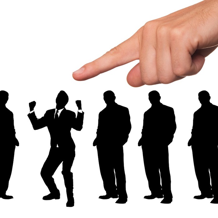 business-2584713-1920_700x700_crop_478b24840a